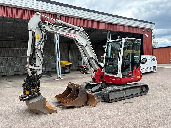 Takeuchi TB260 2 of 5