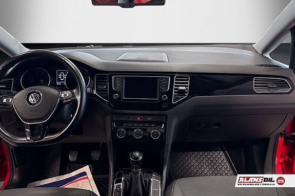 Volkswagen Golf Sportsvan 10 of 10