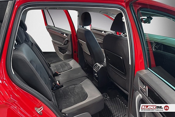 Volkswagen Golf Sportsvan 9 of 10