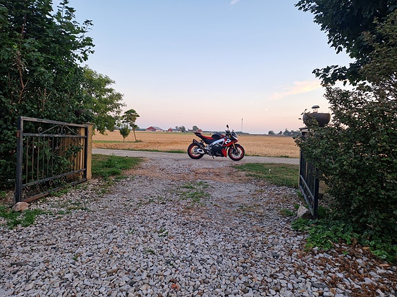 Aprilia TUONO V4 FACTORY 3 of 3