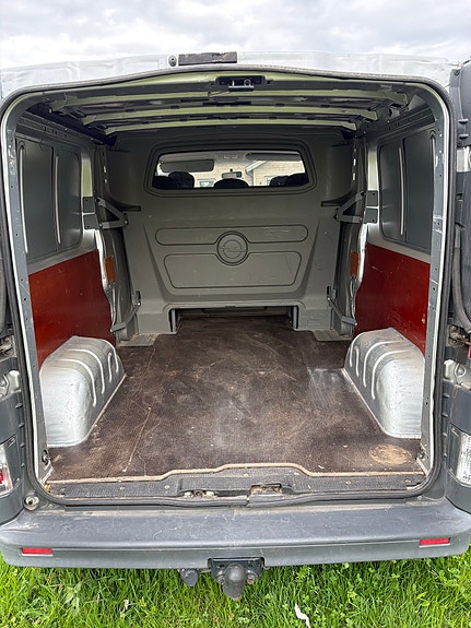 Opel Vivaro 4 of 5