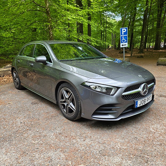Mercedes-Benz A180 3 of 5