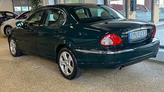 Jaguar X-TYPE 2 of 11