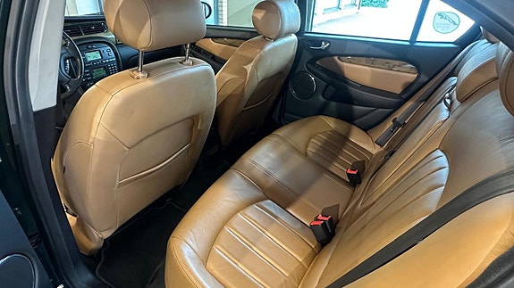 Jaguar X-TYPE 5 of 11