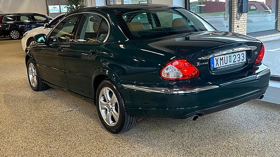 Jaguar X-TYPE 10 of 11