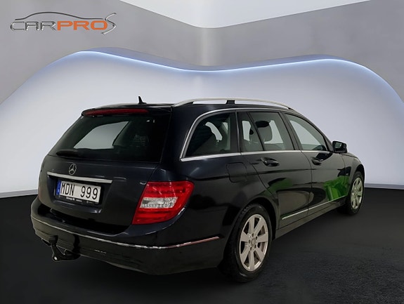 Mercedes-Benz C180 2 of 5