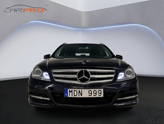 Mercedes-Benz C180 4 of 5