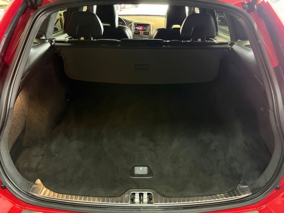 Volvo XC60 13 of 30