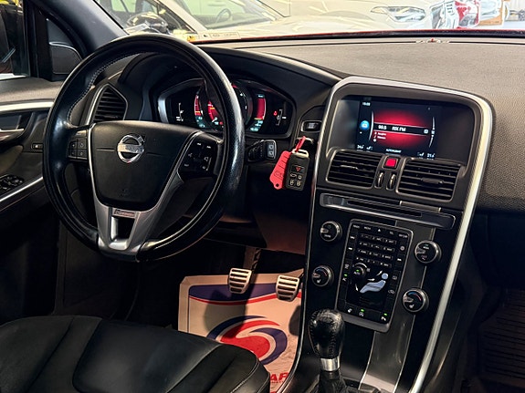 Volvo XC60 17 of 30