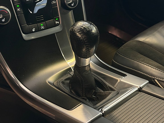 Volvo XC60 25 of 30