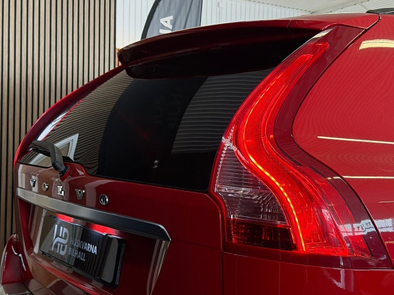 Volvo XC60 8 of 30