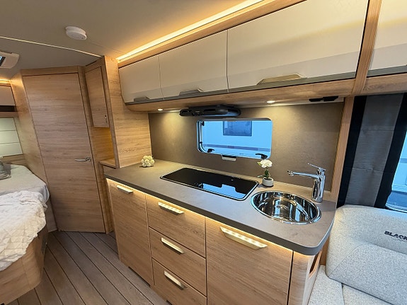 Knaus SÜDWIND BLACK SELECTION 580 UF Fransk säng-Alde-DEMOUTFÖRSÄLJNING-REA! 13 of 19