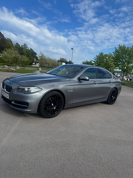 BMW 520d 3 of 5