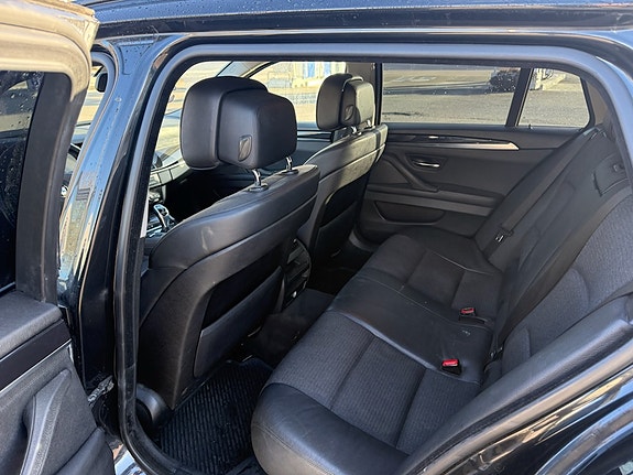 BMW 520d 2 of 5