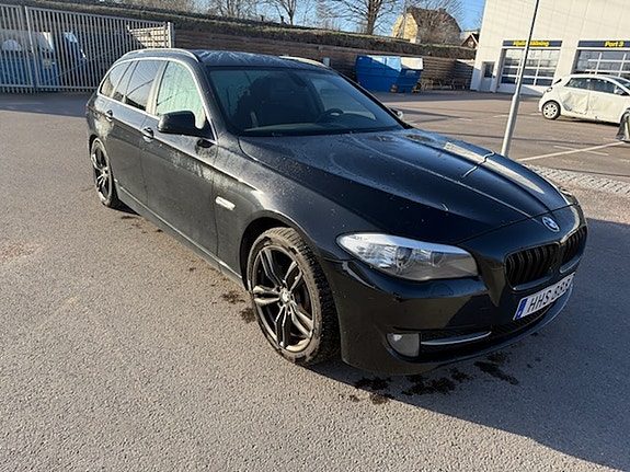 BMW 520d 3 of 5