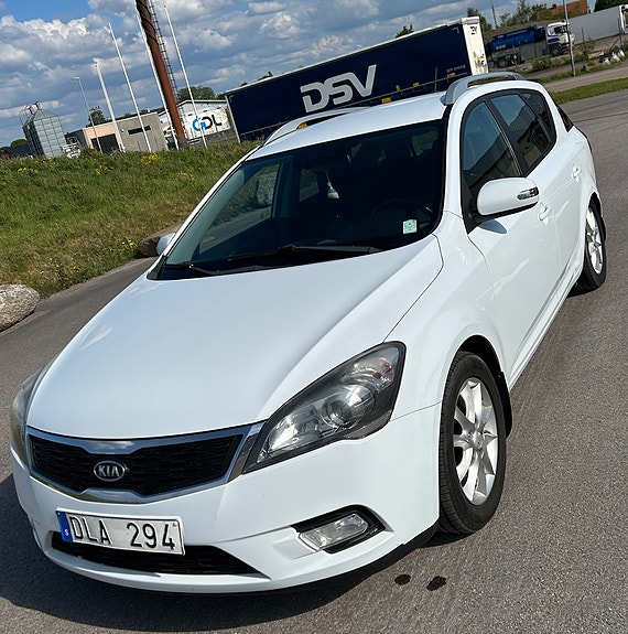 Kia Ceed 3 of 5