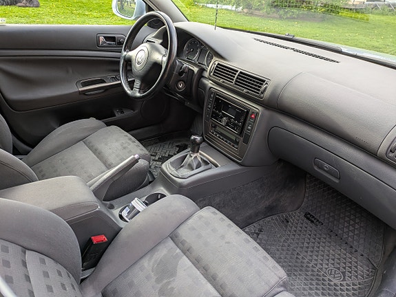 Volkswagen Passat 3 of 5