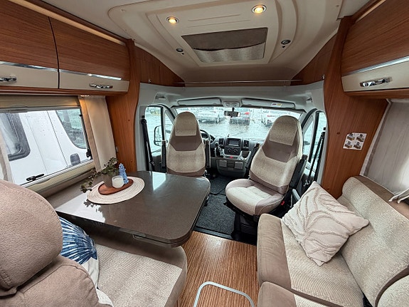 Adria CORAL S 680SP Tvärställd säng -5 bältade-Stor sittgrupp-3500kg! 19 of 19
