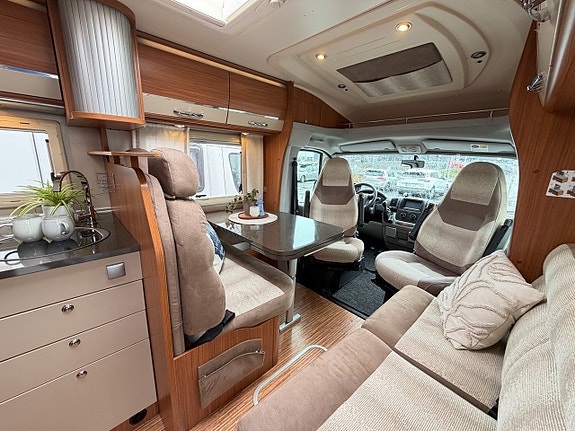 Adria CORAL S 680SP Tvärställd säng -5 bältade-Stor sittgrupp-3500kg! 7 of 19