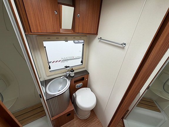 Adria CORAL S 680SP Tvärställd säng -5 bältade-Stor sittgrupp-3500kg! 16 of 19