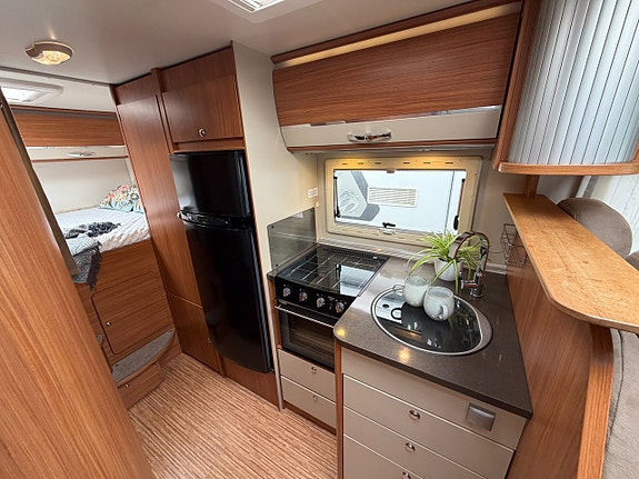 Adria CORAL S 680SP Tvärställd säng -5 bältade-Stor sittgrupp-3500kg! 11 of 19