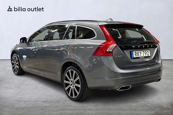 Volvo V60 3 of 5