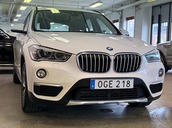 BMW X1 3 of 5
