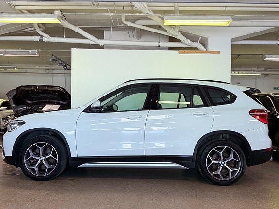 BMW X1 2 of 5