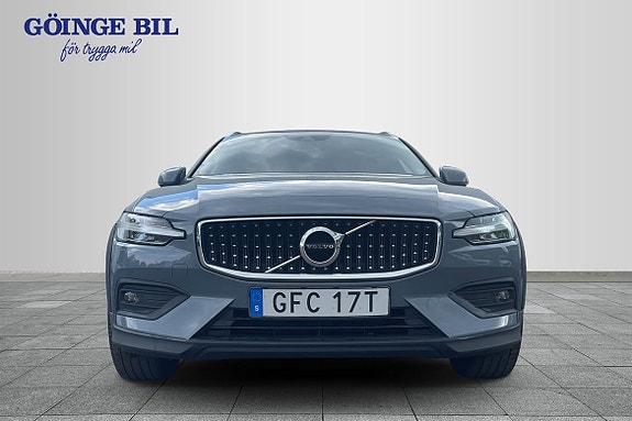 Volvo V60 Cross Country 3 of 5