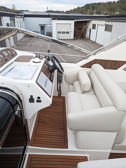Princess 406 Riviera – Välutrustad och löpande uppgraderad pärla 6 of 12