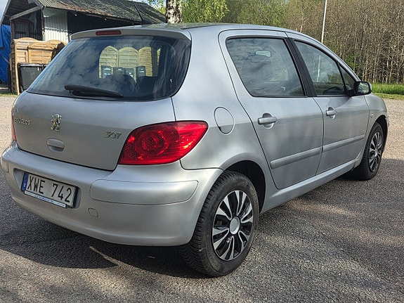 Peugeot 307 3 of 5