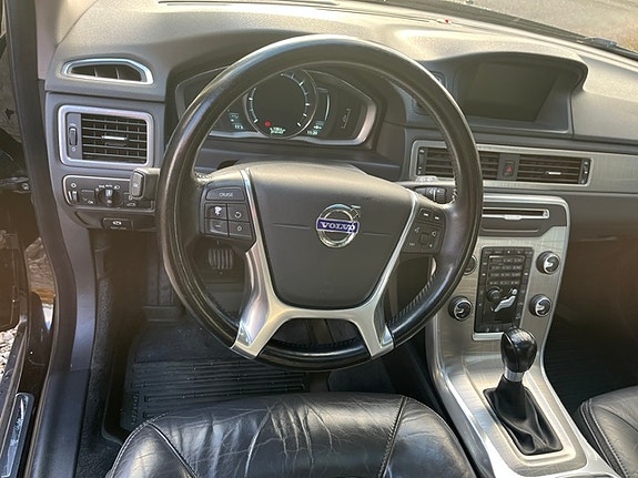 Volvo XC70 10 of 15