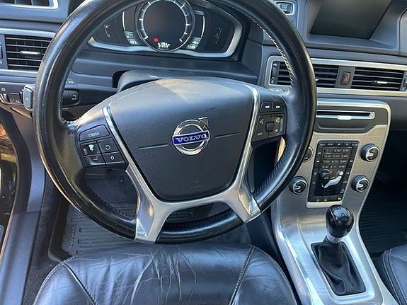 Volvo XC70 8 of 15