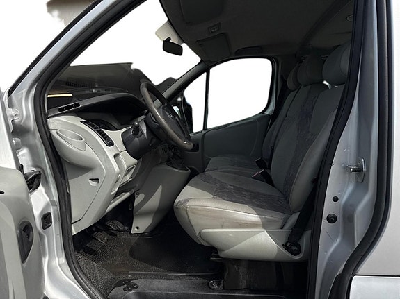 Opel Vivaro 15 of 22