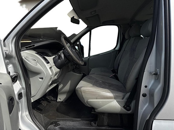 Opel Vivaro 10 of 22