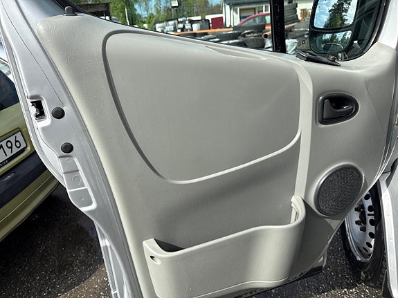 Opel Vivaro 16 of 22