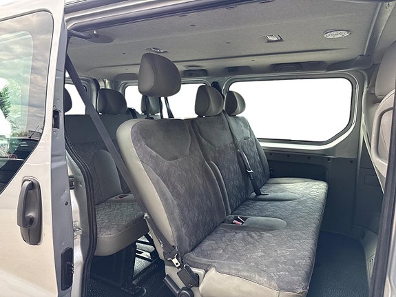 Opel Vivaro 11 of 22