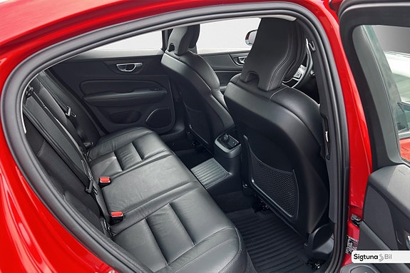 Volvo S60 15 of 27