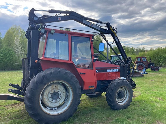 Skogstraktor Valmet 505 med FMV 290 kran och Moheda kärra 4 of 12