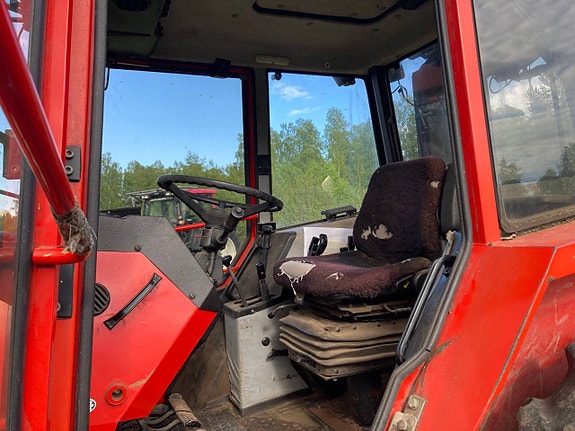 Skogstraktor Valmet 505 med FMV 290 kran och Moheda kärra 8 of 12