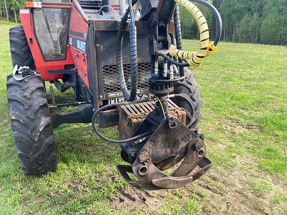 Skogstraktor Valmet 505 med FMV 290 kran och Moheda kärra 11 of 12