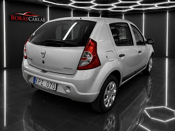 Dacia Sandero 2 of 5