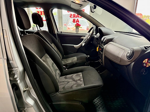 Dacia Sandero 5 of 5
