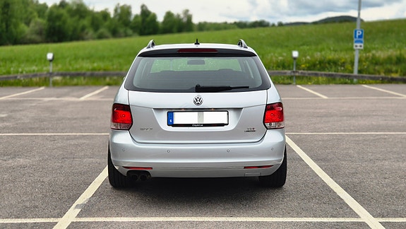 Volkswagen Golf VIII 4 of 10