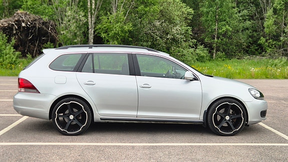 Volkswagen Golf VIII 6 of 10