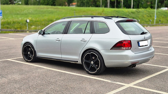 Volkswagen Golf VIII 5 of 10