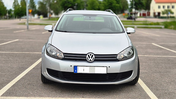 Volkswagen Golf VIII 8 of 10