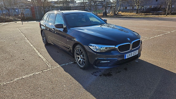 BMW 520d 4 of 5