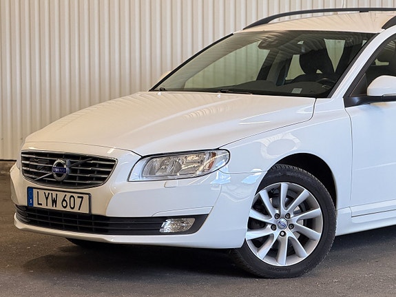 Volvo V70 2 of 5