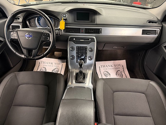 Volvo V70 12 of 16